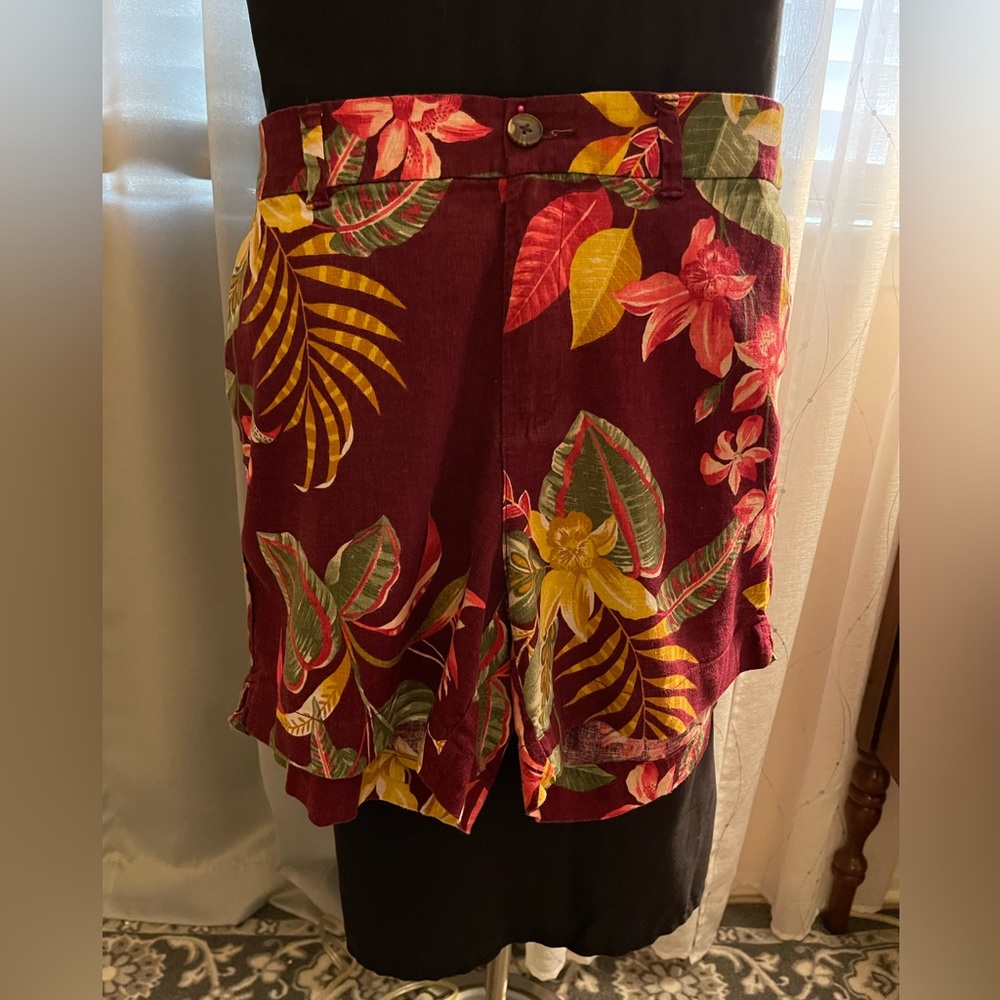 Old Navy Everyday linen shorts. Size 16. Cute tropical print.